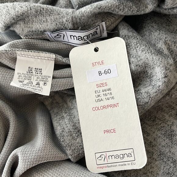 NEW Magna Fashions Women's SIZE 14/16 Long Sleeve Turtle Neck Grey Sweater Top - Picture 6 of 6